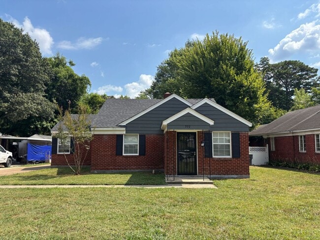property at 992 Maria St