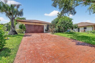 328 NW 42nd St in Boca Raton, FL - Building Photo - Building Photo