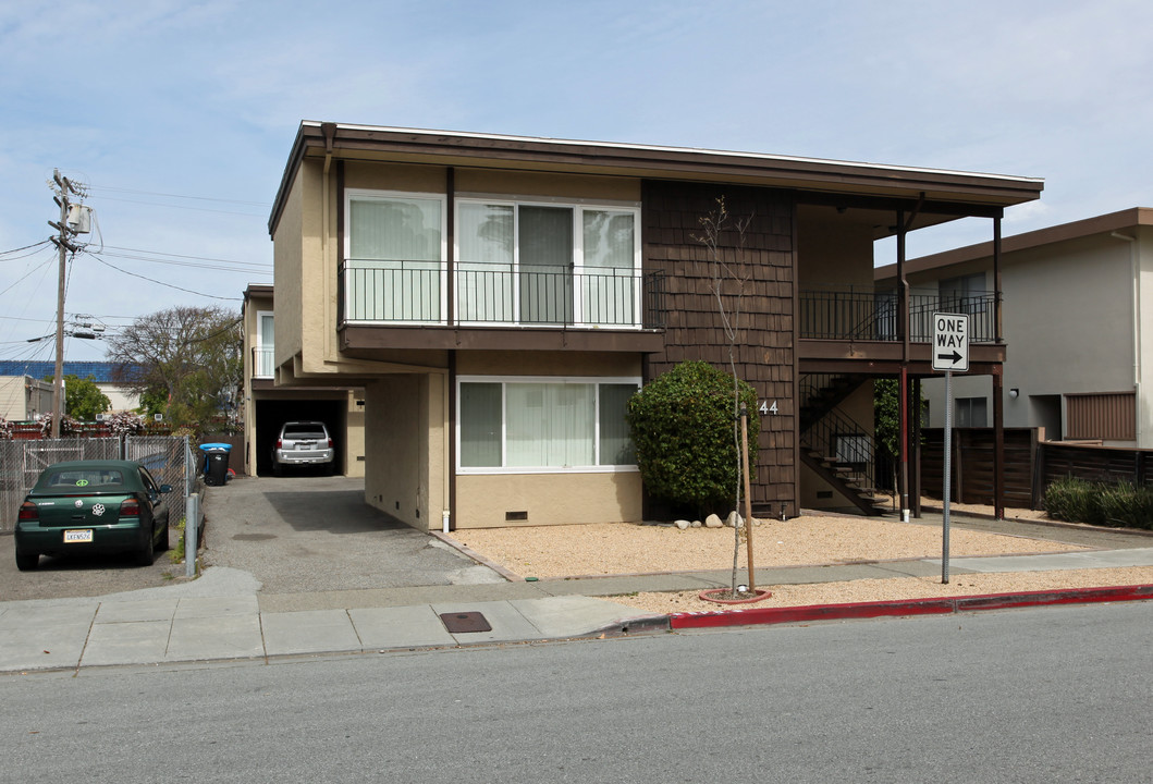 1144 Capuchino Ave in Burlingame, CA - Building Photo