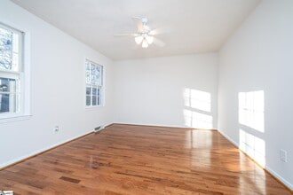 125 Newgate Dr in Simpsonville, SC - Building Photo - Building Photo