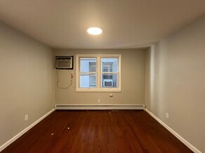 186 Lembeck Ave, Unit 1L in Jersey City, NJ - Foto de edificio - Building Photo