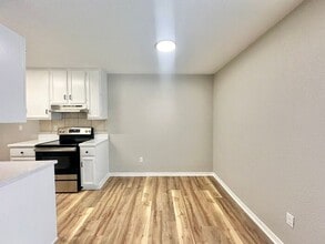 515 S Bois D Arc Ave in Tyler, TX - Building Photo - Building Photo
