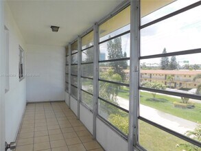 2810 NE 201st Terrace in Miami, FL - Building Photo - Building Photo