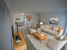 1842 McKinley St in Hollywood, FL - Building Photo