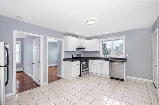 10 Kilby St, Unit 3R in Somerville, MA - Foto de edificio - Building Photo