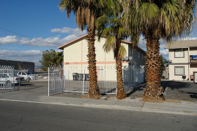 2224 Saturn Ave in North Las Vegas, NV - Building Photo - Building Photo