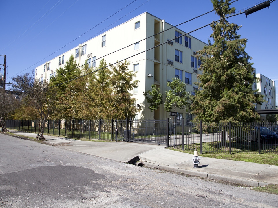 Annunciation Inn in New Orleans, LA - Building Photo