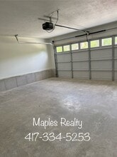 414 Walnut St in Hollister, MO - Building Photo - Building Photo