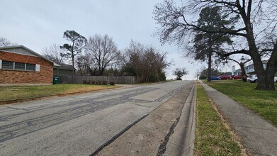 2115 Glenwood Ln in Denton, TX - Building Photo - Building Photo