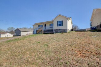 1489 McClardy Rd in Clarksville, TN - Building Photo - Building Photo
