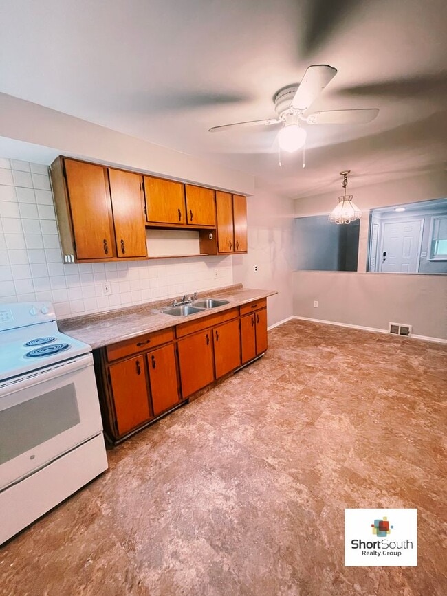 48139 Meadow Ln in New Baltimore, MI - Building Photo - Building Photo