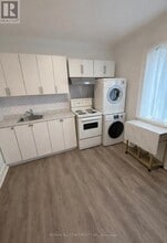 1918 A Queen St E in Toronto, ON - Building Photo - Building Photo