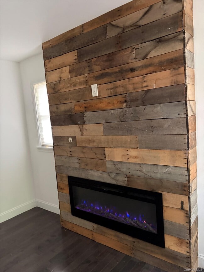 property at 9 Minetta Pl