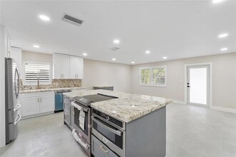 828 Johnson St in Hollywood, FL - Building Photo - Building Photo