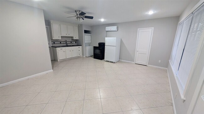 property at 811 Sabine St
