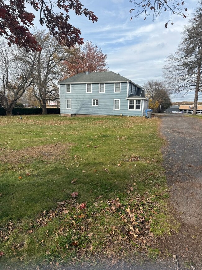 150 Spencer St in Manchester, CT - Building Photo - Building Photo