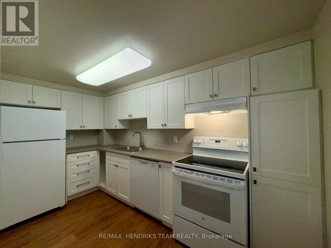 16 Capner St in St Catharines, ON - Building Photo - Building Photo