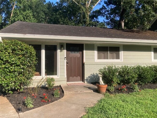 property at 1103 Palafox Dr NE