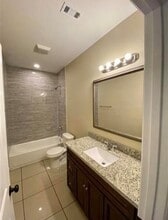 6234 Willis St in Groves, TX - Foto de edificio - Building Photo