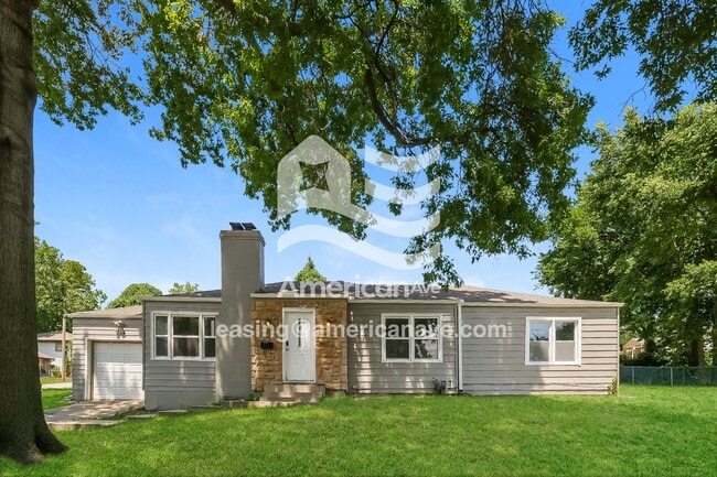 property at 904 E 84th Terrace