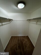 5602 Bismach Dr-Unit -204 in Alexandria, VA - Building Photo - Building Photo