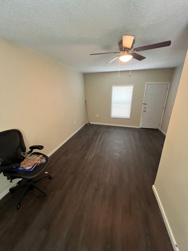 2022 37th St in Lubbock, TX - Building Photo - Building Photo