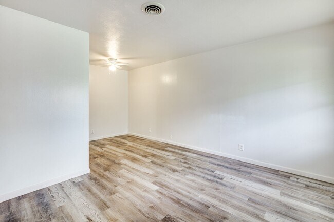 808 E 5th St in Irving, TX - Building Photo - Building Photo