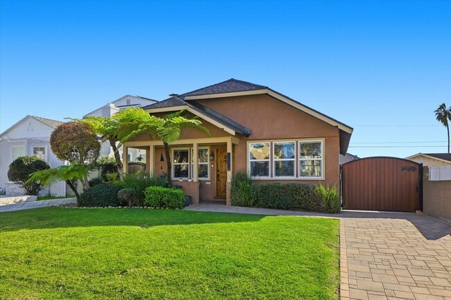 4312 W 59th St in Los Angeles, CA - Foto de edificio - Building Photo