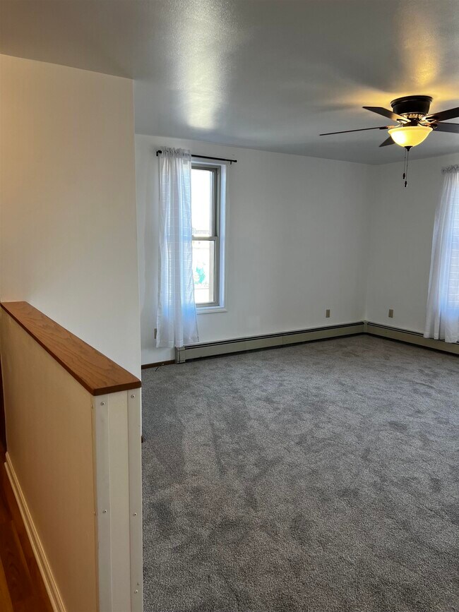 138 E Oak St-Unit -A in Juneau, WI - Building Photo - Building Photo