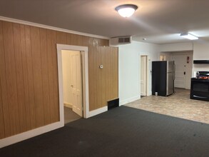 47 Elkins St in Franklin, NH - Foto de edificio - Building Photo