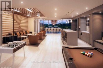 180 Fairview Mall Dr in Toronto, ON - Building Photo - Building Photo