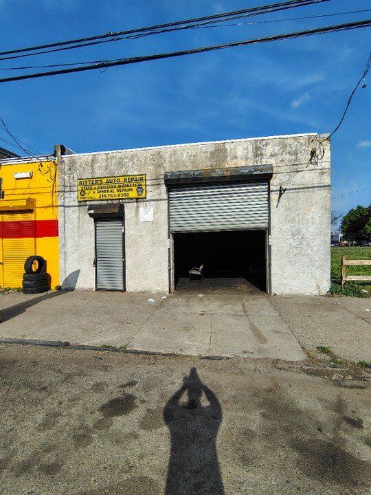 2046 N Van Pelt St in Philadelphia, PA - Building Photo