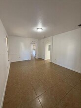 9248 SW 170th Pl in Miami, FL - Foto de edificio - Building Photo