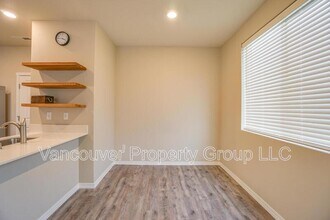 15330 NE 70th St in Vancouver, WA - Building Photo - Building Photo