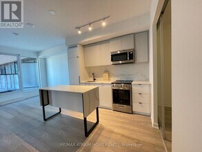 1182-1182 King St W in Toronto, ON - Building Photo - Building Photo
