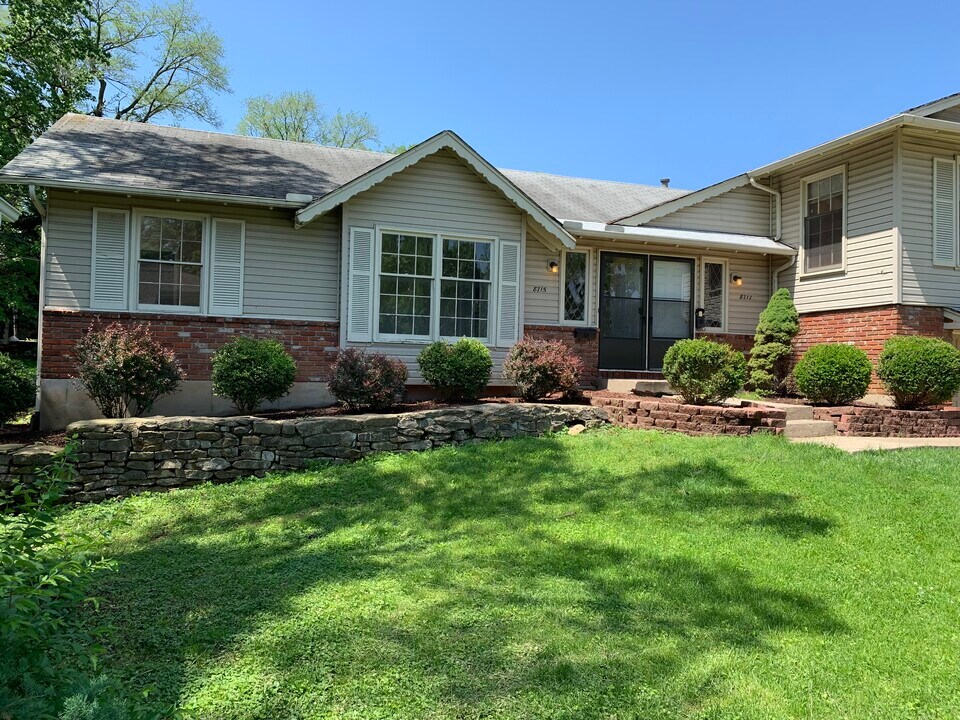 8715 W 78th Cir, Unit 8715 in Overland Park, KS - Building Photo