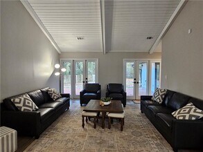 1052 Indian Hills Pkwy NE in Marietta, GA - Building Photo - Building Photo