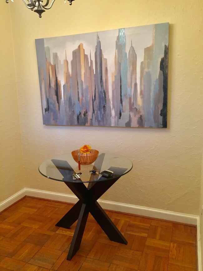 1010 25th St NW, Unit 807 in Washington, DC - Building Photo - Building Photo