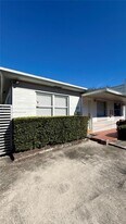 551 NE 67th St in Miami, FL - Building Photo