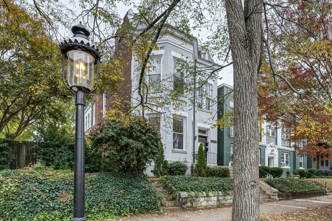 3127 W Franklin St in Richmond, VA - Building Photo