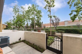 2434s Tapestry Wy in Anaheim, CA - Building Photo - Building Photo