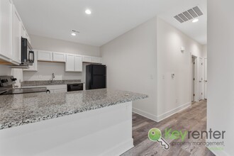 5436 N Colburn Ct in Bel Aire, KS - Foto de edificio - Building Photo