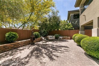 10629 Agate Knoll Ln in Las Vegas, NV - Building Photo - Building Photo