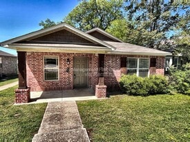 318 S 12th St in Van Buren, AR - Building Photo