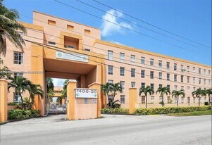 7420 W 20th Ave in Hialeah, FL - Building Photo