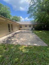 2704 Cedar Dr in Huntsville, TX - Building Photo - Building Photo