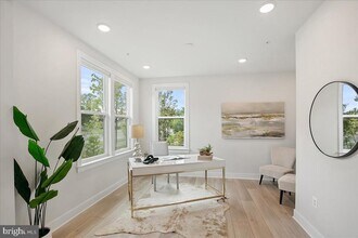 12768 Sunrise Valley Dr in Reston, VA - Building Photo - Building Photo