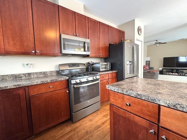 4206 Savoy Ln in McHenry, IL - Building Photo - Building Photo