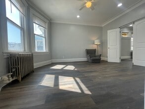 101 Romaine Ave, Unit #2 in Jersey City, NJ - Building Photo - Building Photo