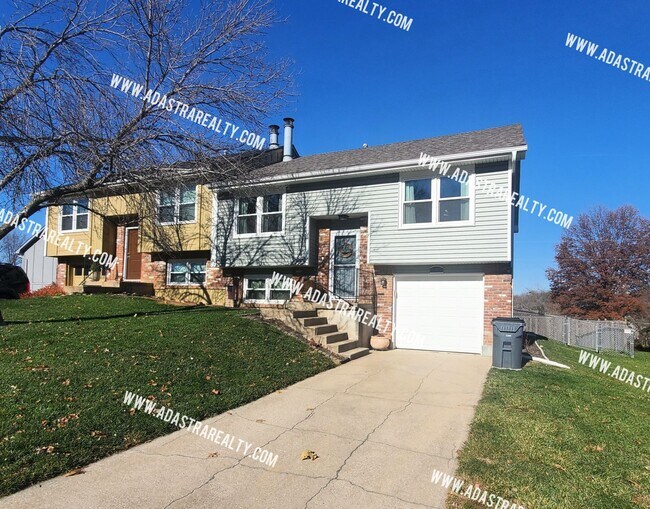 1026 E Huntington Pl in Olathe, KS - Building Photo - Building Photo